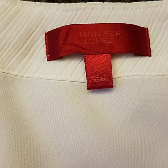 Pretty Jennifer Lopez top with Grommet Detail - Picture 3 of 3